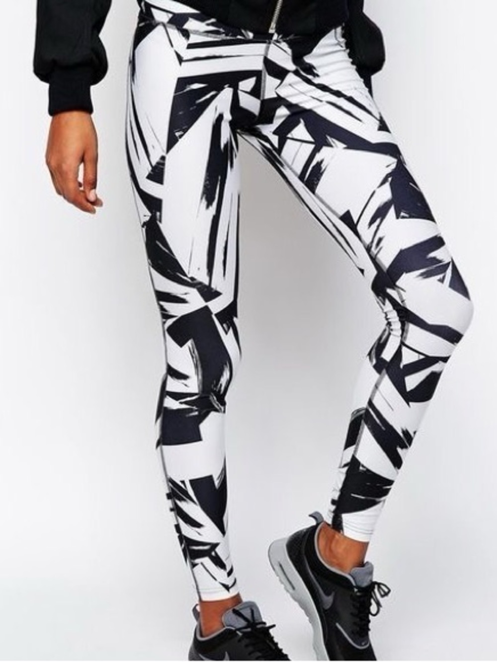 Nike Black & White Abstract High-Rise Leggings